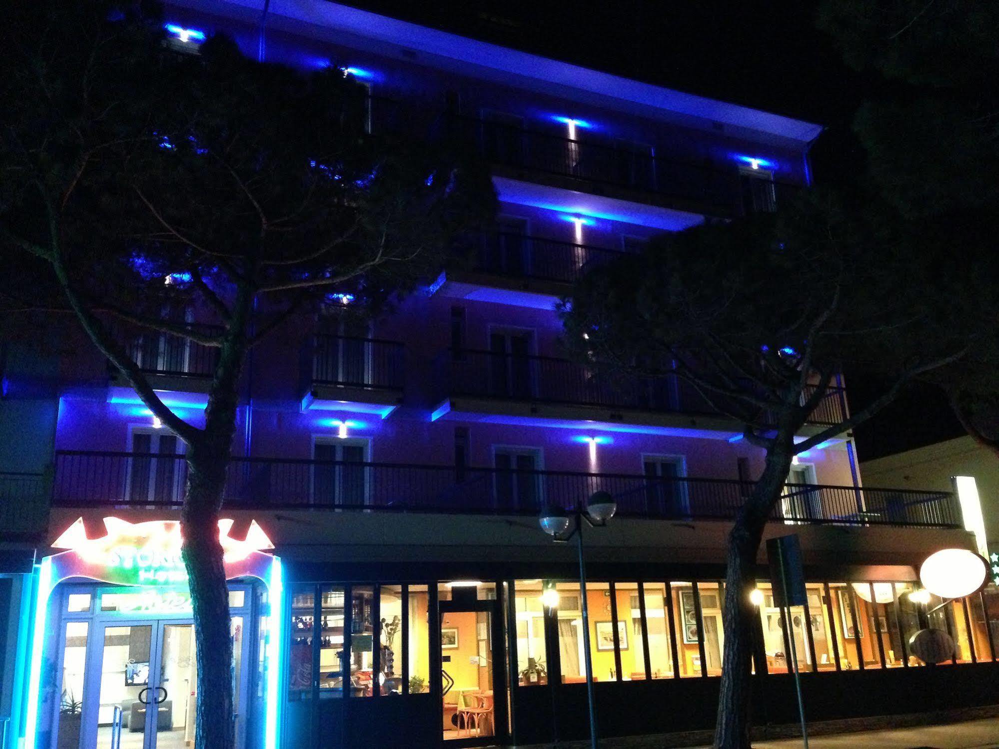 Hotel Storione 리도 디 예솔로 외부 사진