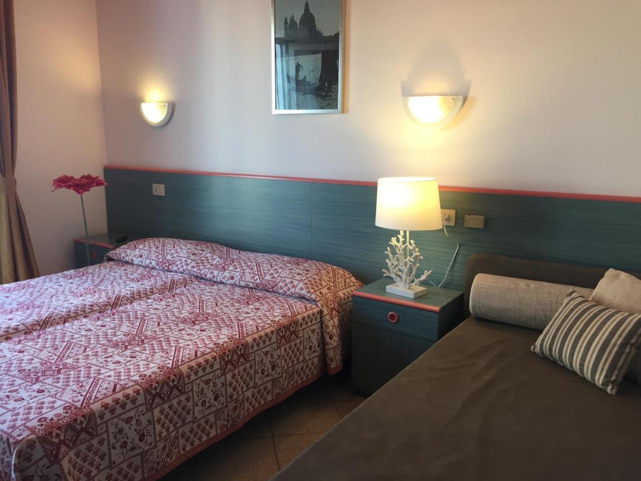 Hotel Storione 리도 디 예솔로 외부 사진